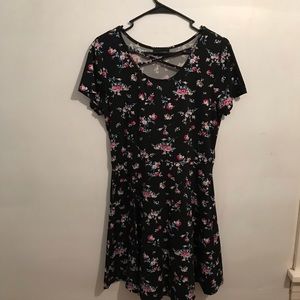 Simple black floral dress, Size L